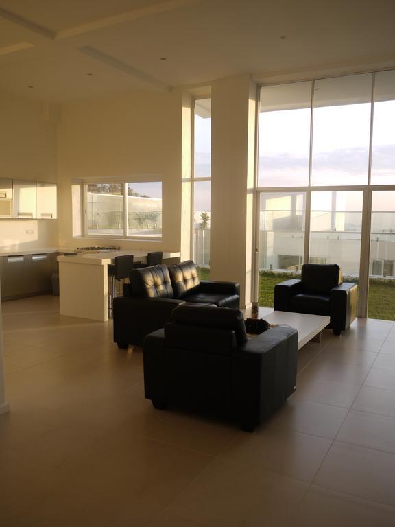 The Seventeen Apartment Hotel Kampala Bilik gambar