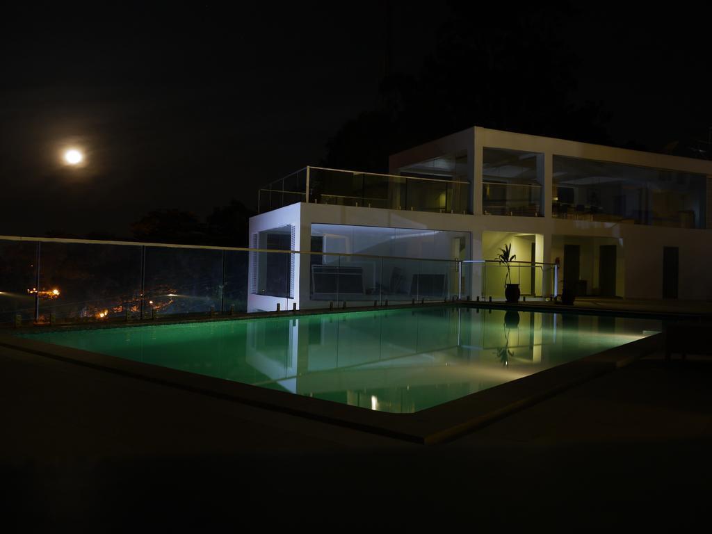 The Seventeen Apartment Hotel Kampala Luaran gambar