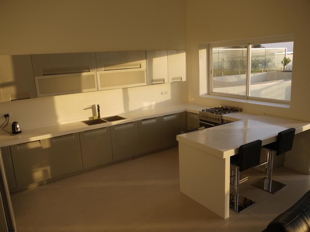 The Seventeen Apartment Hotel Kampala Luaran gambar