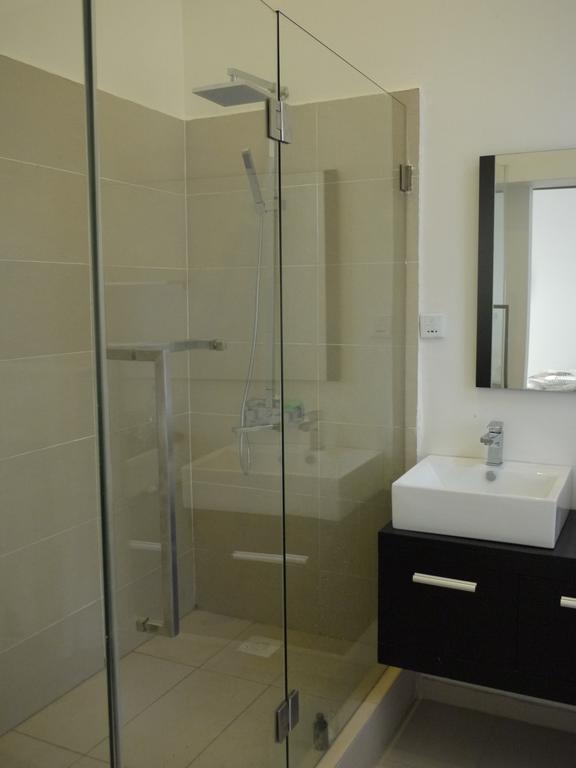 The Seventeen Apartment Hotel Kampala Luaran gambar